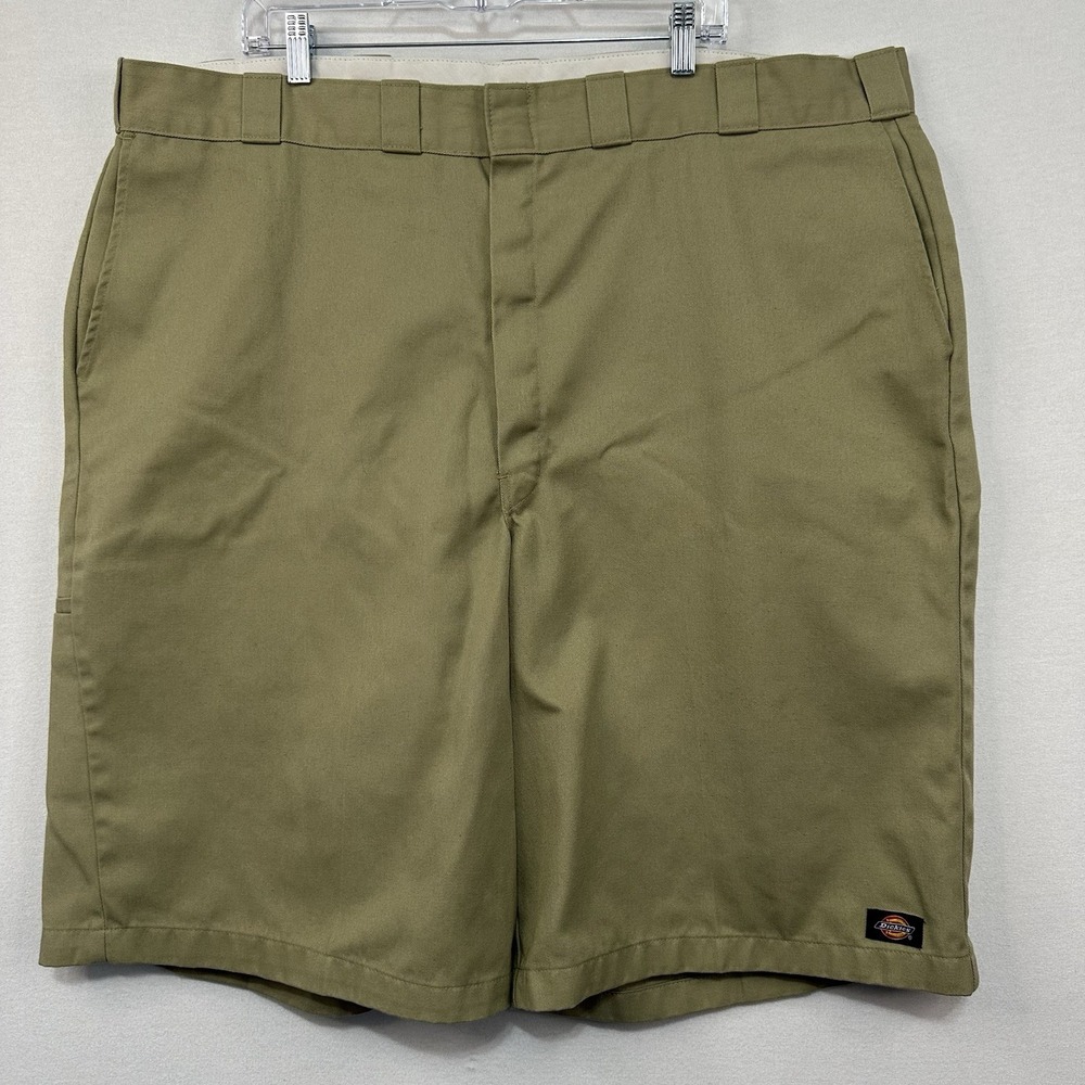 Dickies Loose Fit Men's Shorts Khaki Size 48